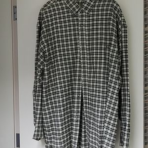 EUC Men's dress or casual shirt  17 neck x 34 slee